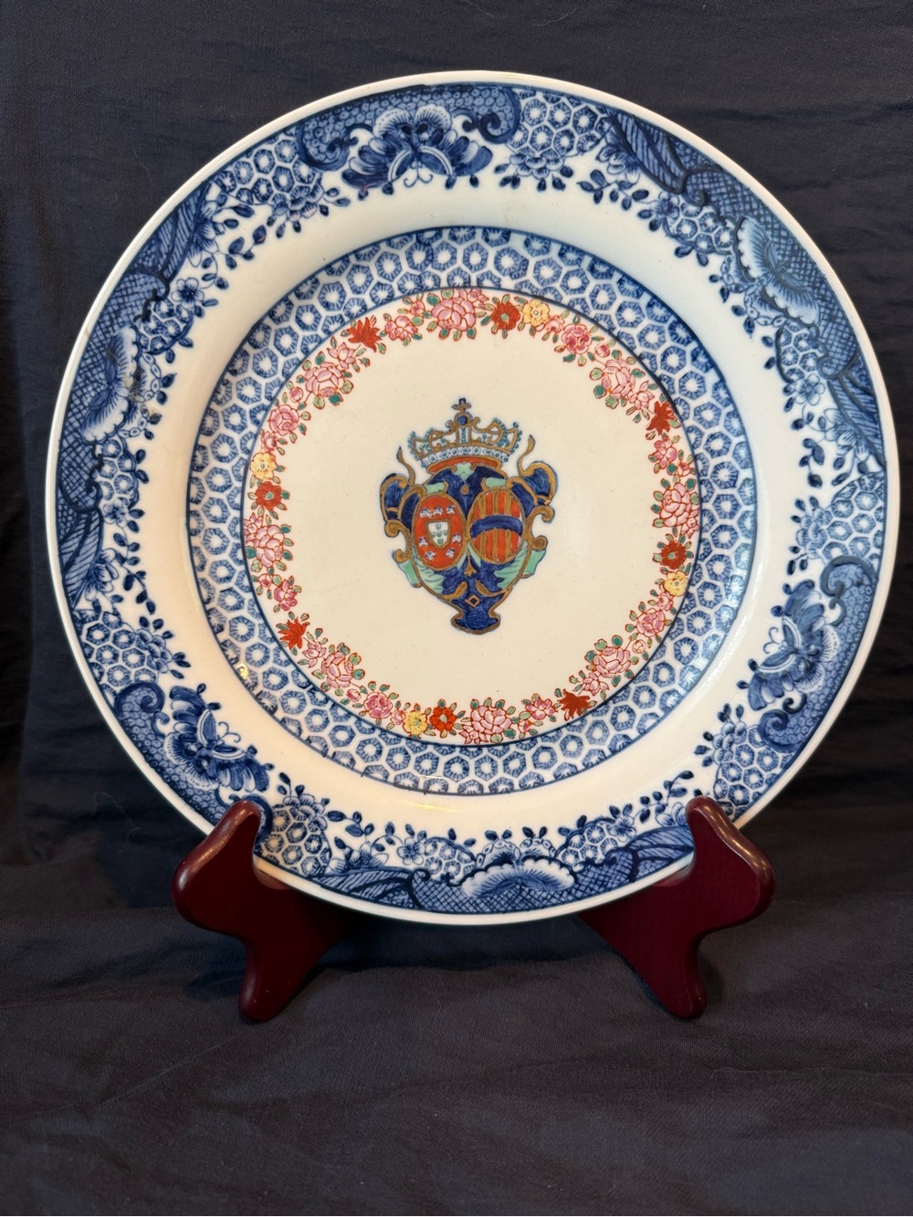 Vintage Chinoiserie Armorial Crested Porcelain Plate